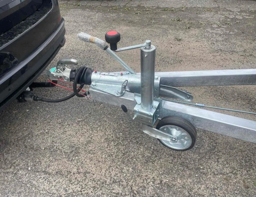 Прицеп для перевозки 2-х лошадей