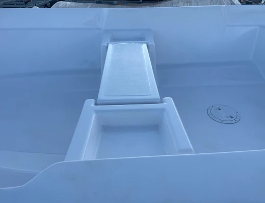 Лодка стеклопластиковая