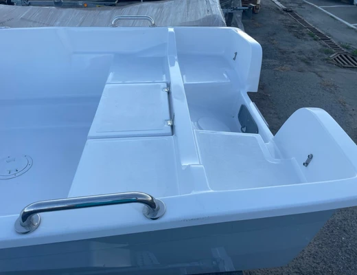 Лодка стеклопластиковая