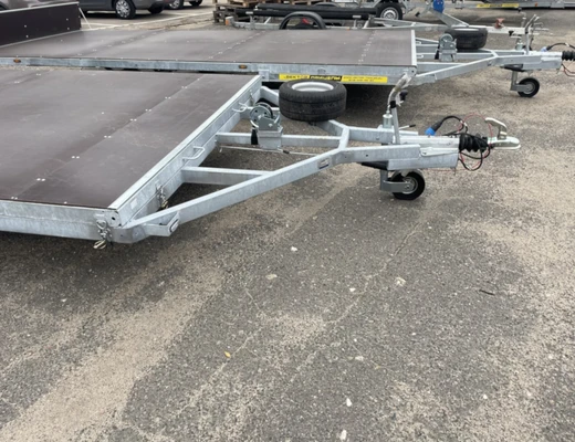 Одноосный прицеп специального назначения с тормозом ЛАВ 81019