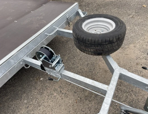 Одноосный прицеп специального назначения с тормозом ЛАВ 81019