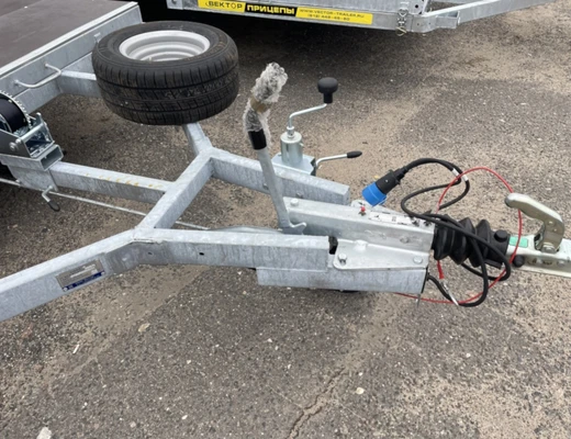 Одноосный прицеп специального назначения с тормозом ЛАВ 81019