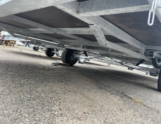 Одноосный прицеп специального назначения с тормозом ЛАВ 81019