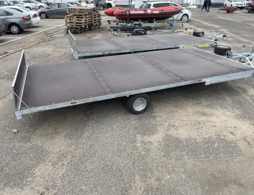 Одноосный прицеп специального назначения с тормозом ЛАВ 81019