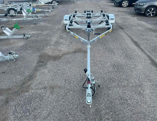 Одноосный прицеп для водной техники без тормоза ЛАВ 81014A ролики