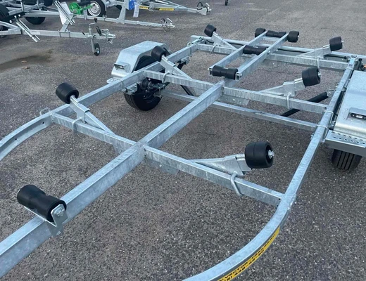 Одноосный прицеп для водной техники без тормоза ЛАВ 81014A ролики