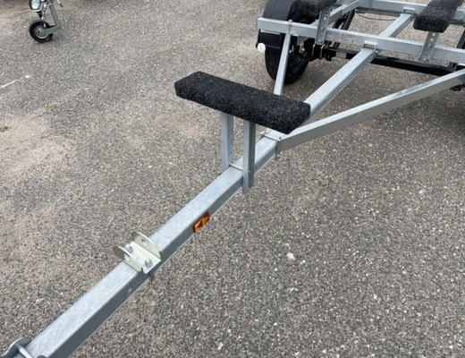 Прицеп «КОМПАКТ» для плоскодонных лодок и лодок ПВХ МЗСА 81771С.012