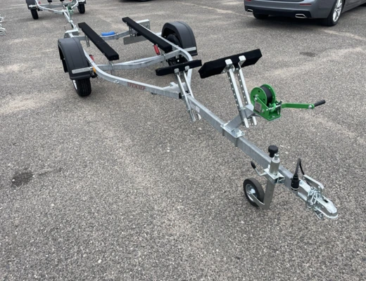 Прицеп Treiler Модель 829440 Исполнение Дельфин 3,9 рес с ПВХ упорами