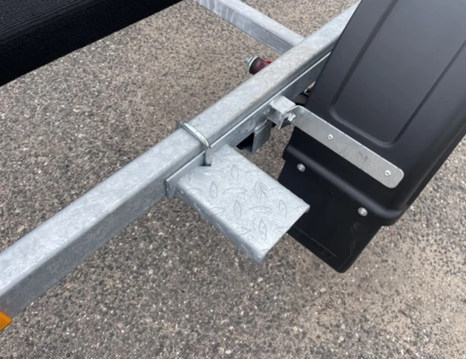 Прицеп Treiler Модель 829440 Исполнение Дельфин 3,9 рес с ПВХ упорами