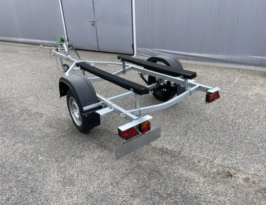 Прицеп Treiler Модель 829440 Исполнение Дельфин 3,9 рес AL-Ko Передвижная ось вдоль рамы