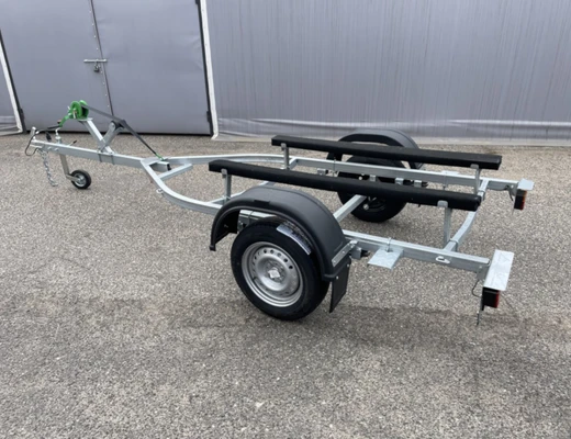 Прицеп Treiler Модель 829440 Исполнение Дельфин 3,9 рес AL-Ko Передвижная ось вдоль рамы