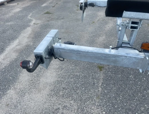 Прицеп Treiler Модель 8298С2 Исполнение Дельфин 8,2 ++