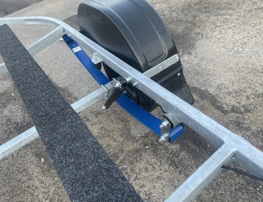 Прицеп Treiler Модель 829440 Исполнение Дельфин 3,9 рес