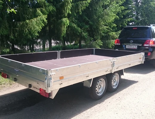 Прицеп бортовой двухосный с тормозом ССТ-7132-41 (платформа Ш=2047 мм)