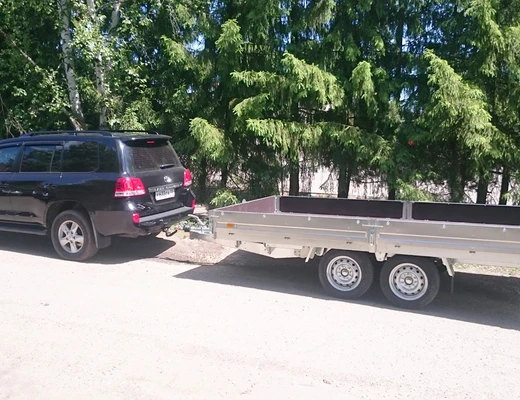 Прицеп бортовой двухосный с тормозом ССТ-7132-41 (платформа Ш=2047 мм)