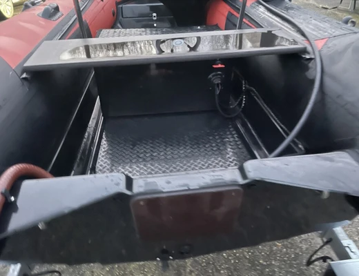 Лодка Navigator 380 R консоль дистанция