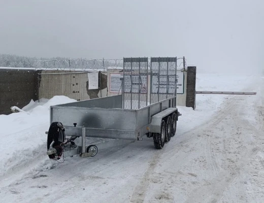 Прицеп для перевозки спецтехники, авто и грузов 3500 кг общей массы