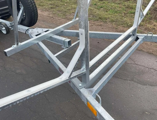 Прицеп для перевозки байдарок, каноэ, каяков и лодок