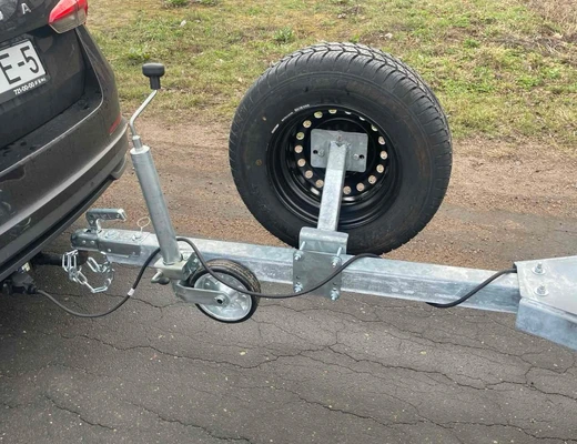 Прицеп для перевозки байдарок, каноэ, каяков и лодок